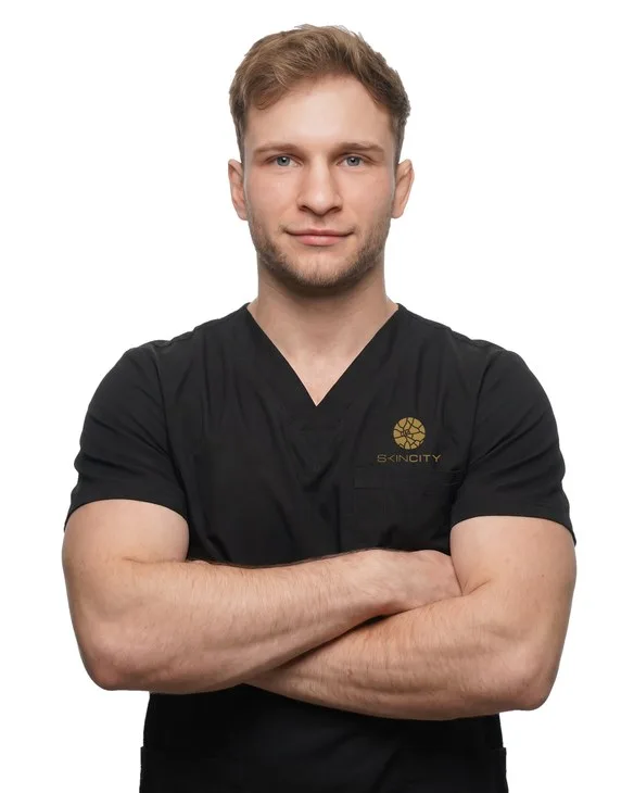 Dr. Mihalovits Botond, plasztika és égéssebész rezidens, SkinCity Budapest